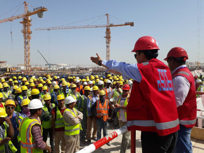 2 中建一局总承包企业科威特大学城项目多国劳务队伍.jpg